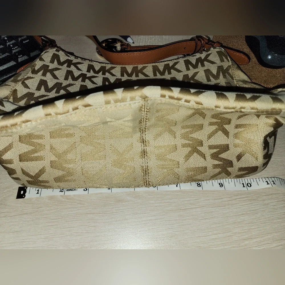 EUC Michael‎ Kors shoulder bag